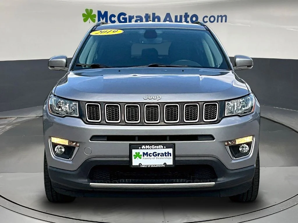 Certified Used 2019 Silver Jeep Limited image 2