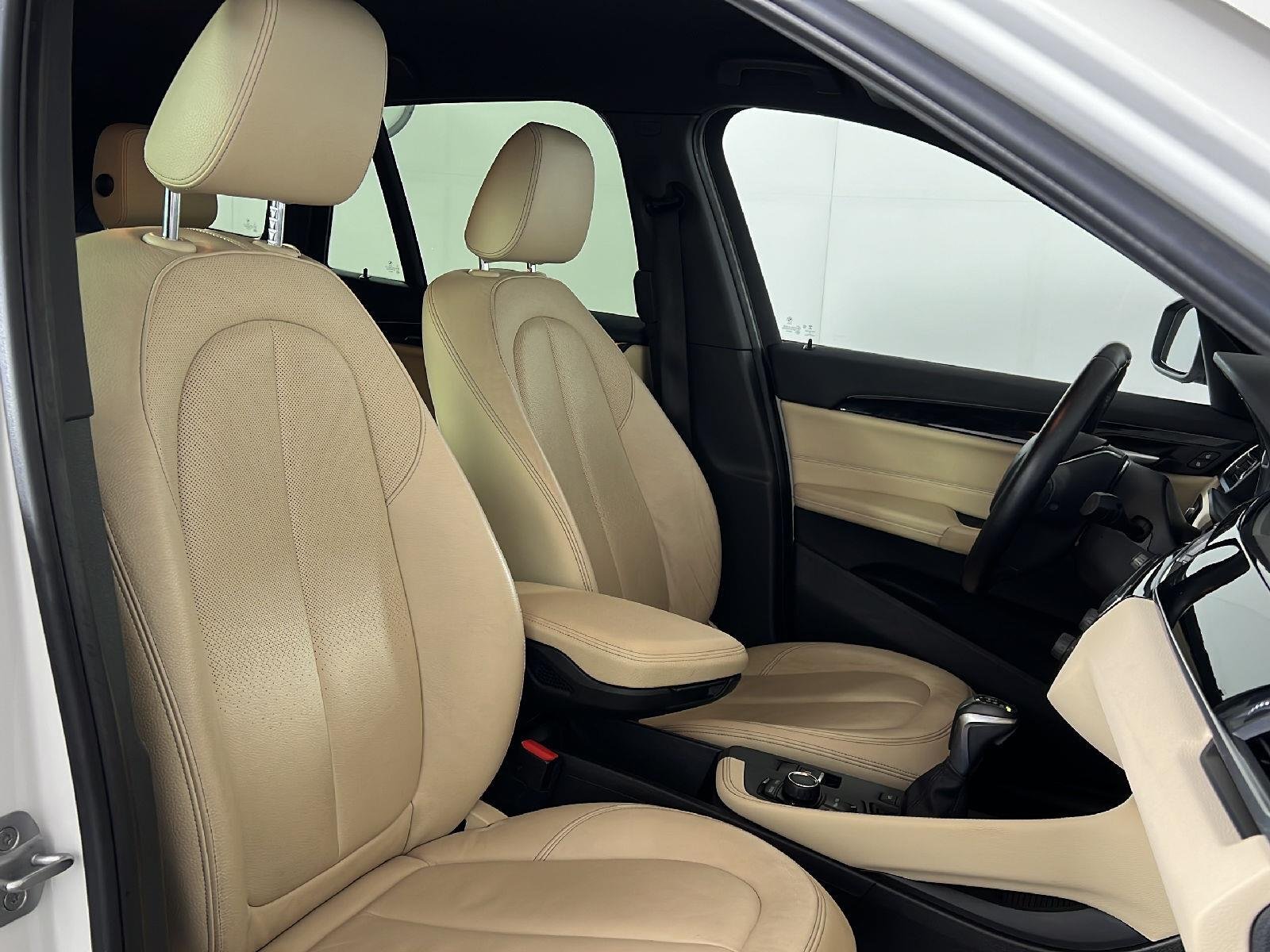 Used 2018 Alpine White Bmw  image 22