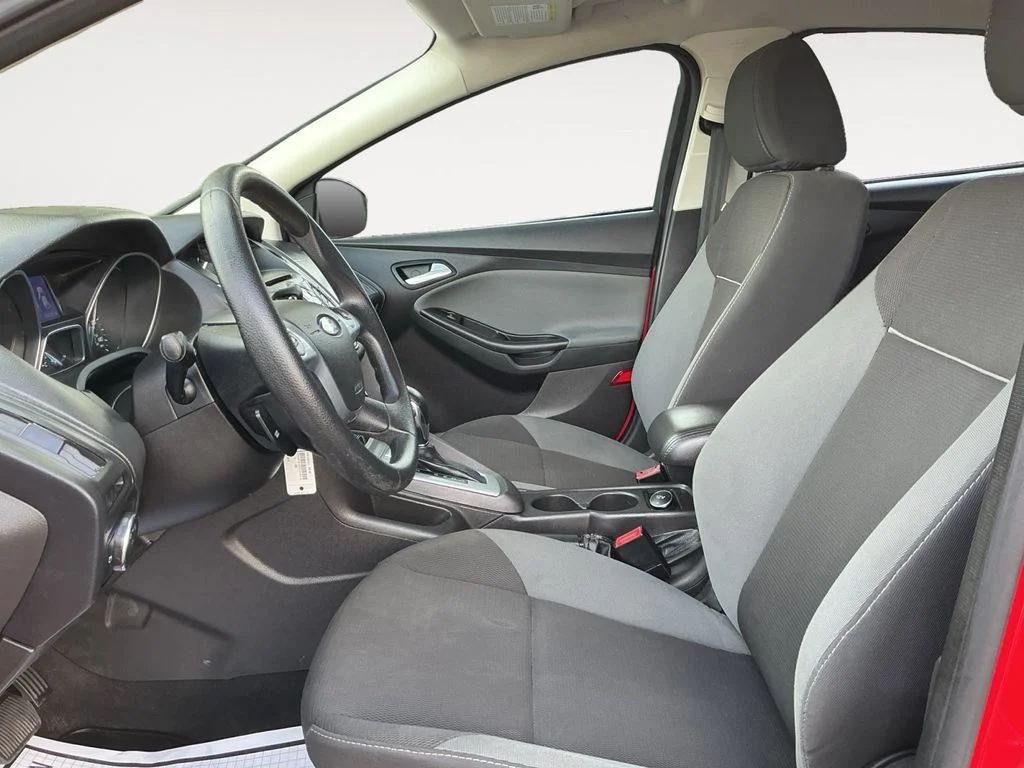 Used 2013 Red Ford SE image 11