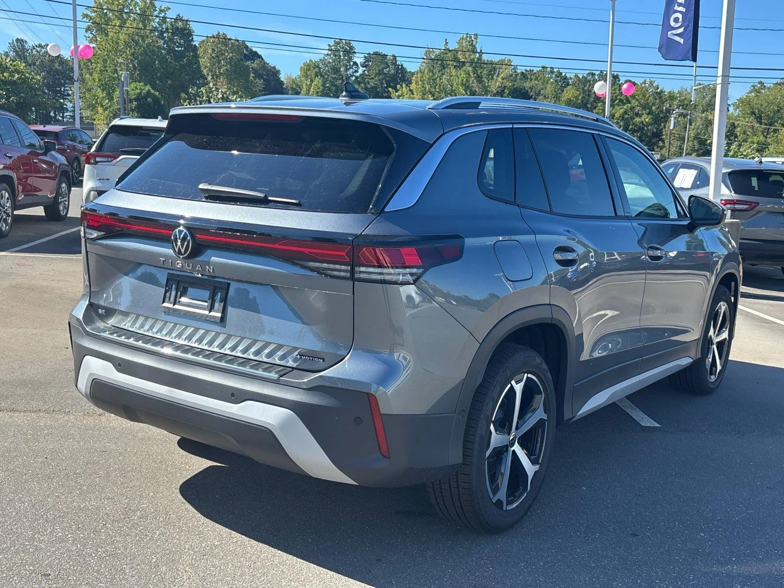 New 2026 Platinum Gray Metallic Volkswagen SE image 5