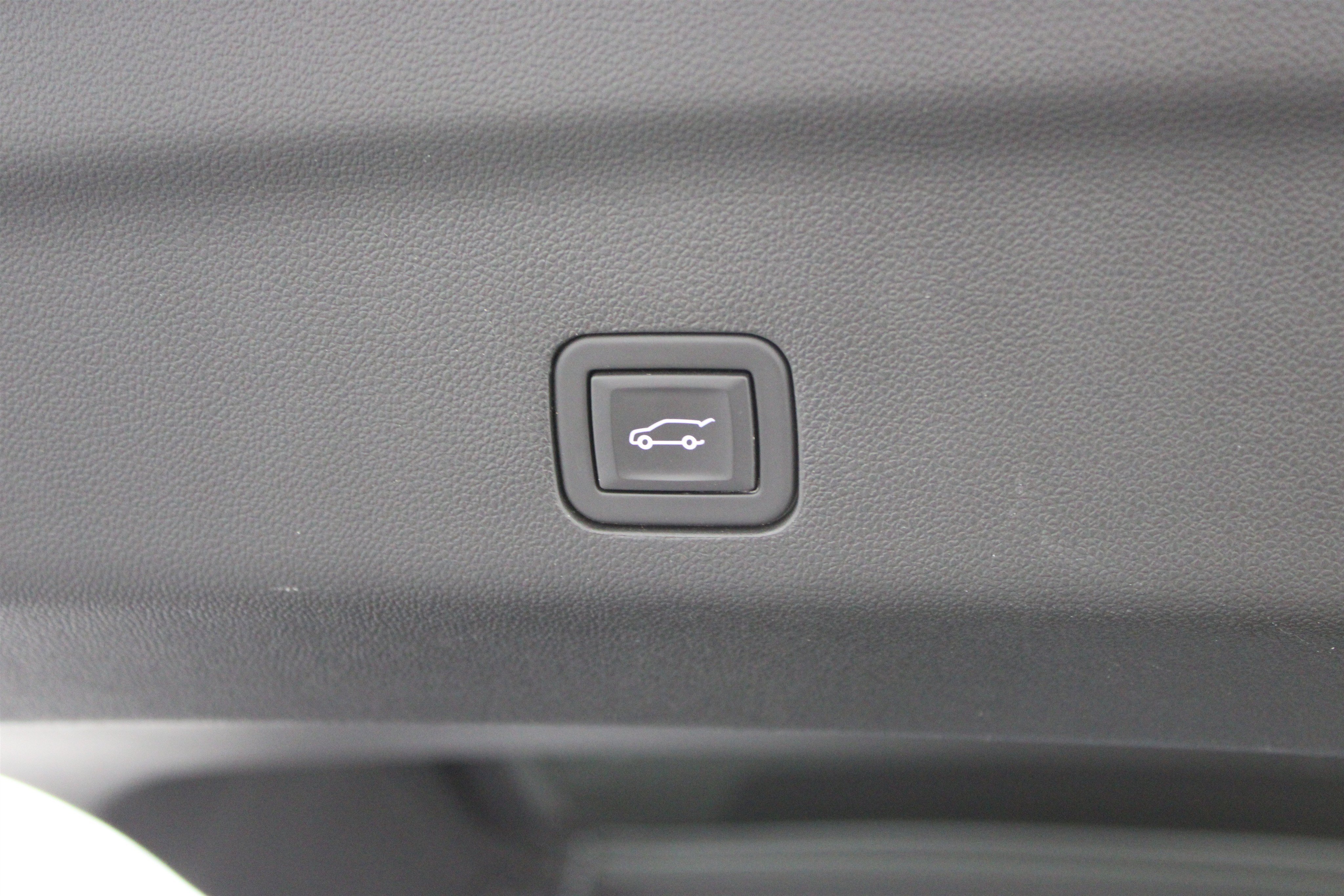 Used 2024 Iridescent Pearl Tricoat Chevrolet High Country image 35