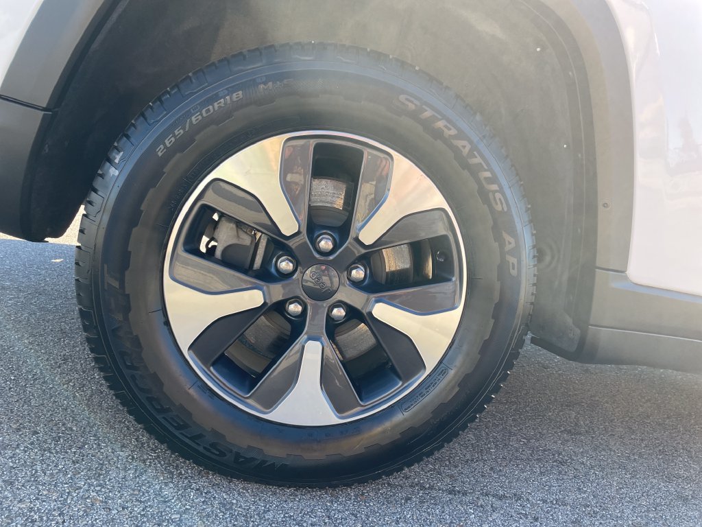 Certified Used 2024 White Jeep 4xe image 11