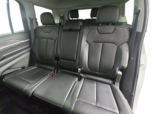 Used 2022 Silver Jeep Limited image 13