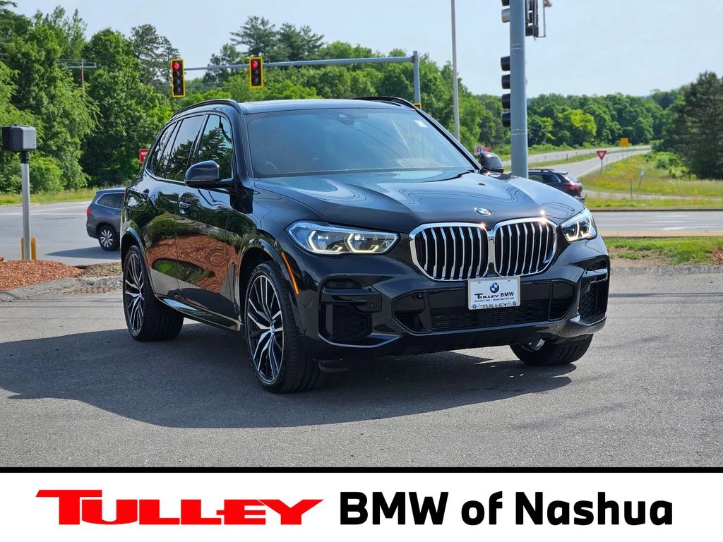 Certified Used 2022 Black Sapphire Metallic BMW xDrive40i image 1