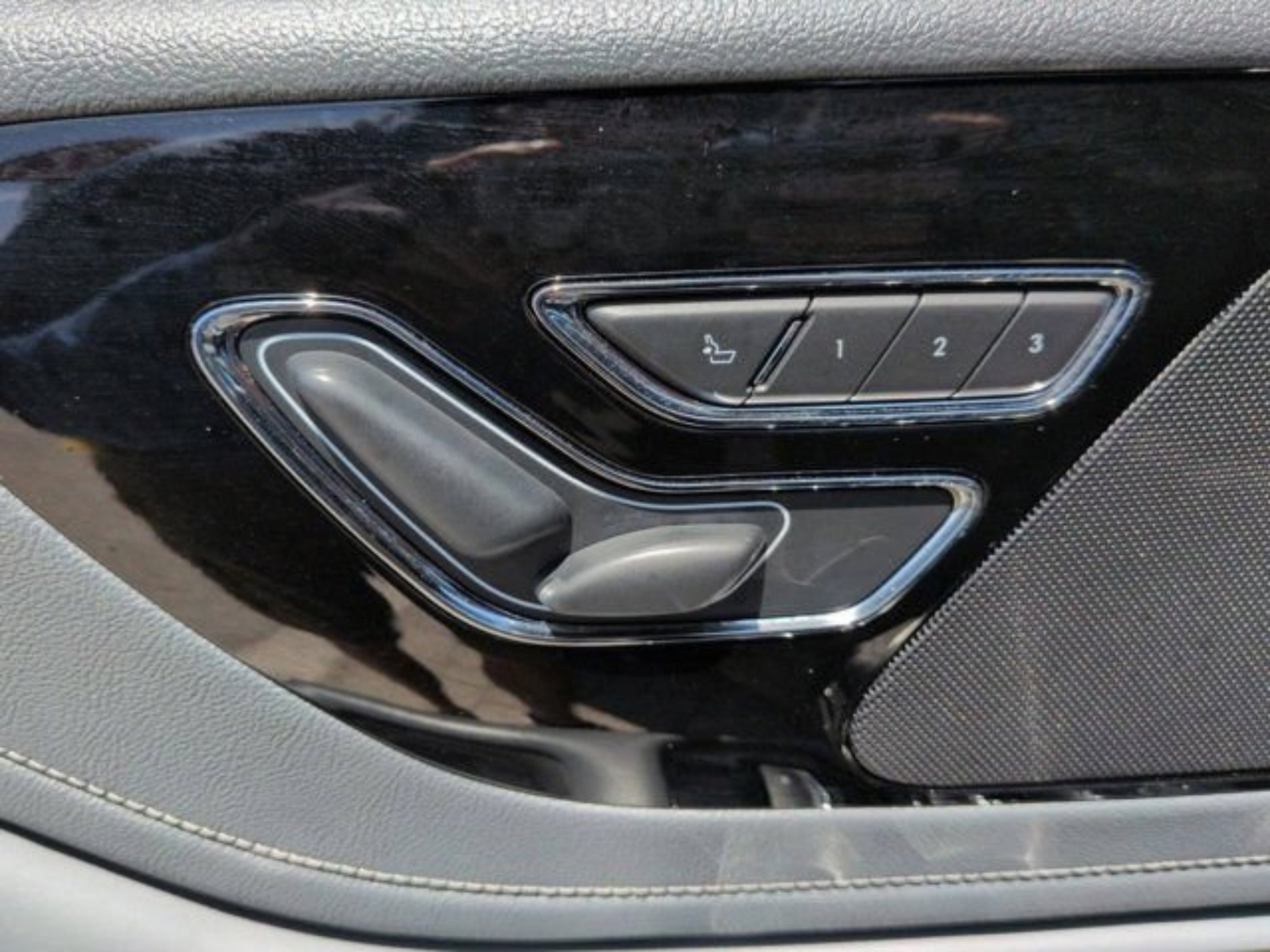 Used 2021 Black Lincoln Reserve image 20