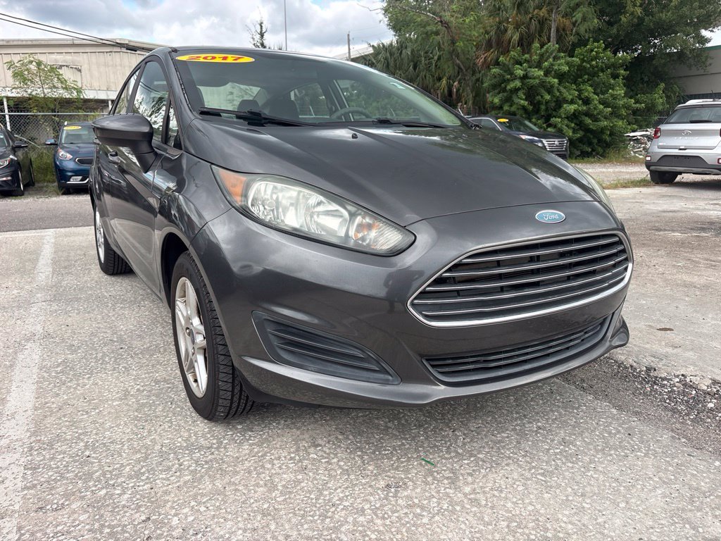 Used 2017 Gray Ford SE image 1