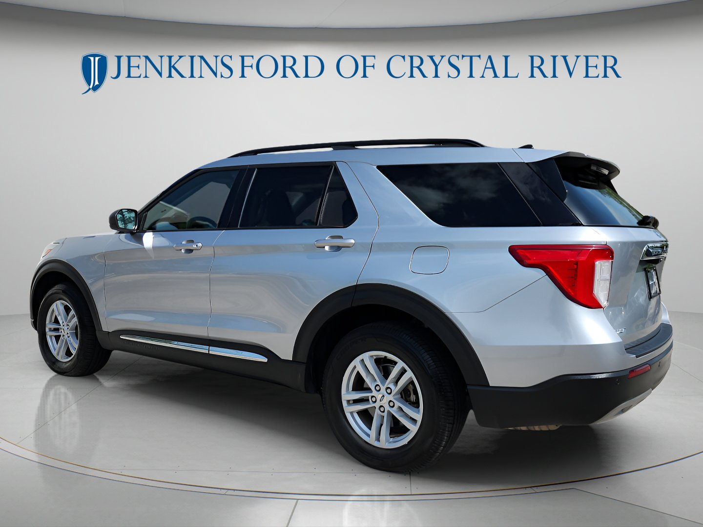 Used 2023 Iconic Silver Metallic Ford XLT image 9