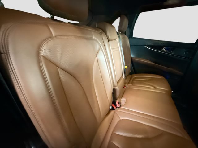 Used 2021 Red Lincoln Reserve image 29