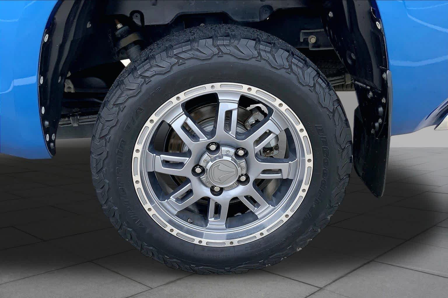 Used 2018 Blazing Blue Pearl Toyota SR5 image 10