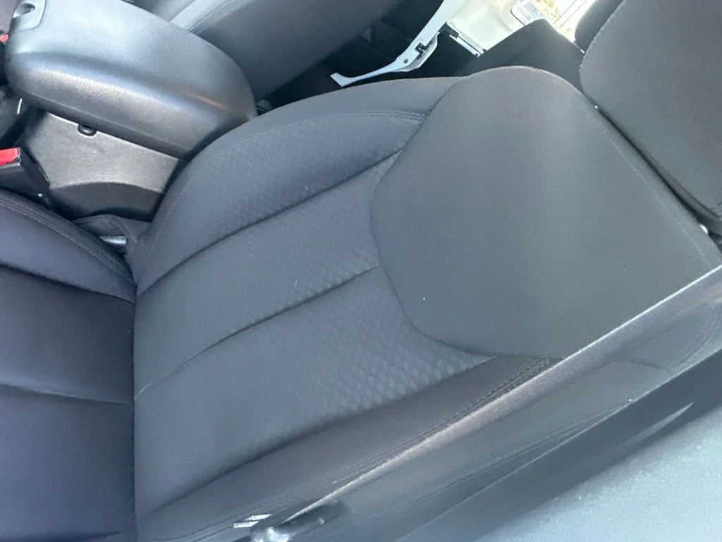 Used 2014 White Jeep Unlimited Sport image 3