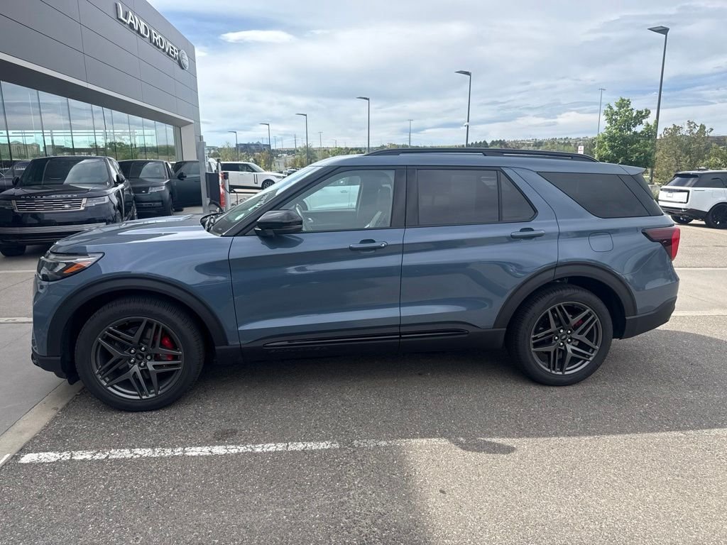 Used 2025 Blue Ford ST image 4
