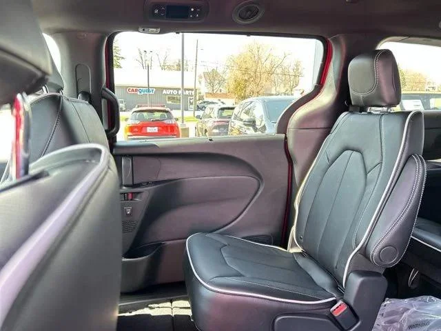 2026 Chrysler Pacifica Limited - Photo 20
