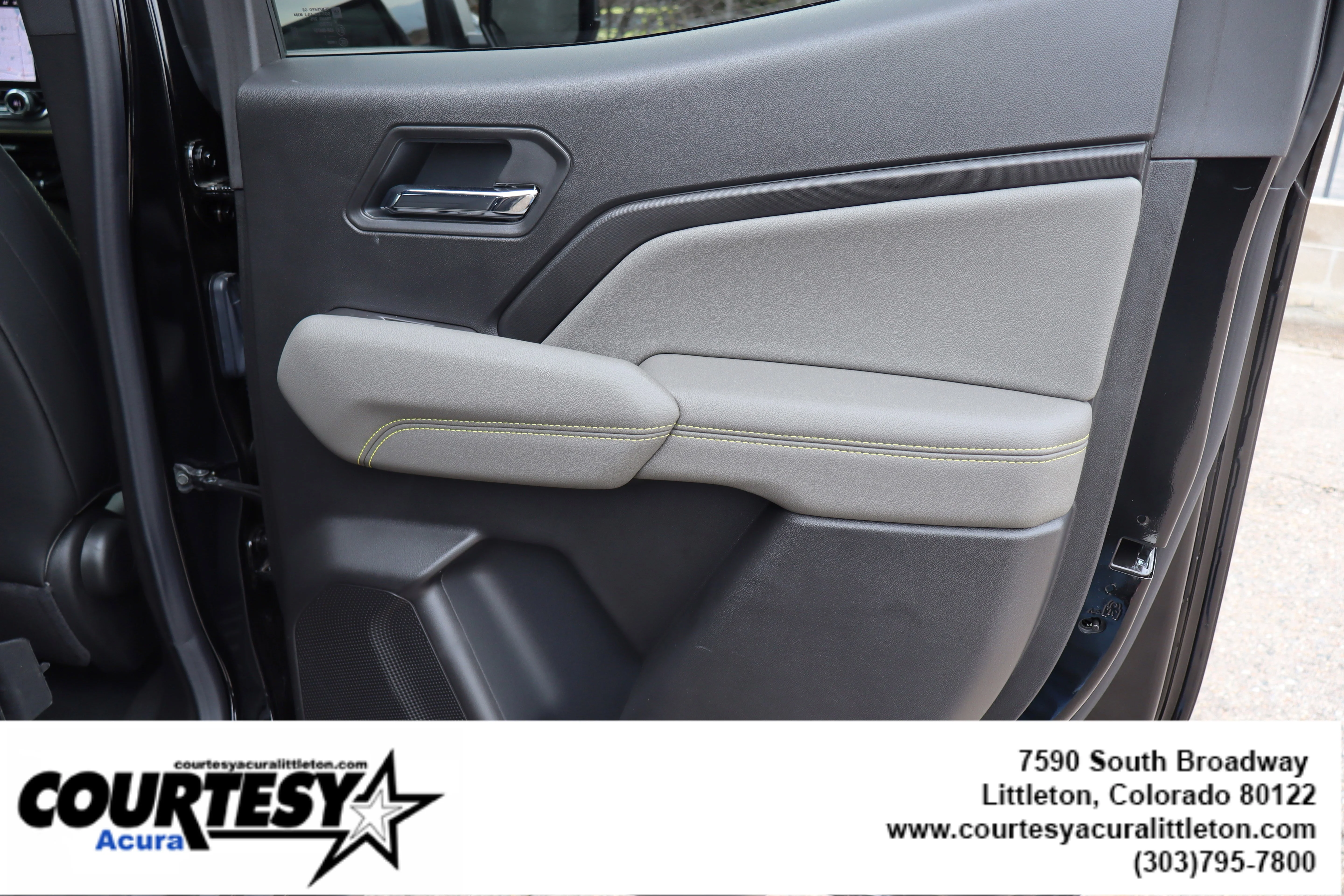 Used 2025 Black Chevrolet 4WD ZR2 image 32