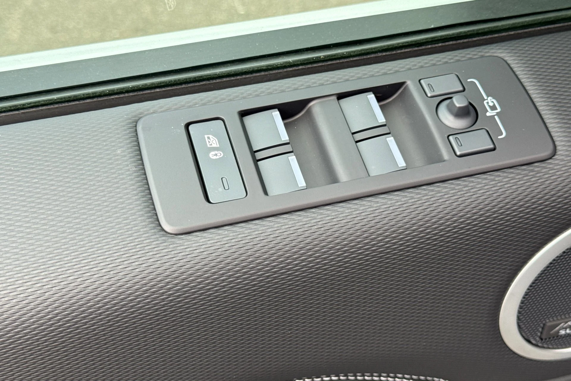 New 2026 Fuji White Land Rover Gemini Edition AWD image 15