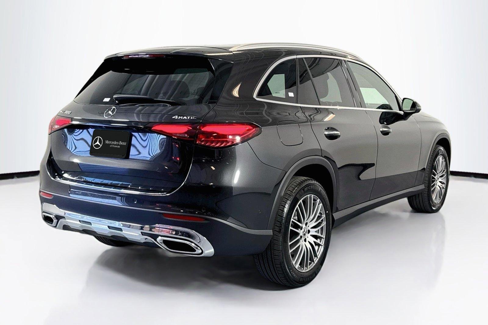 New 2026 Graphite Grey Metallic Mercedes-Benz GLC 300 image 5