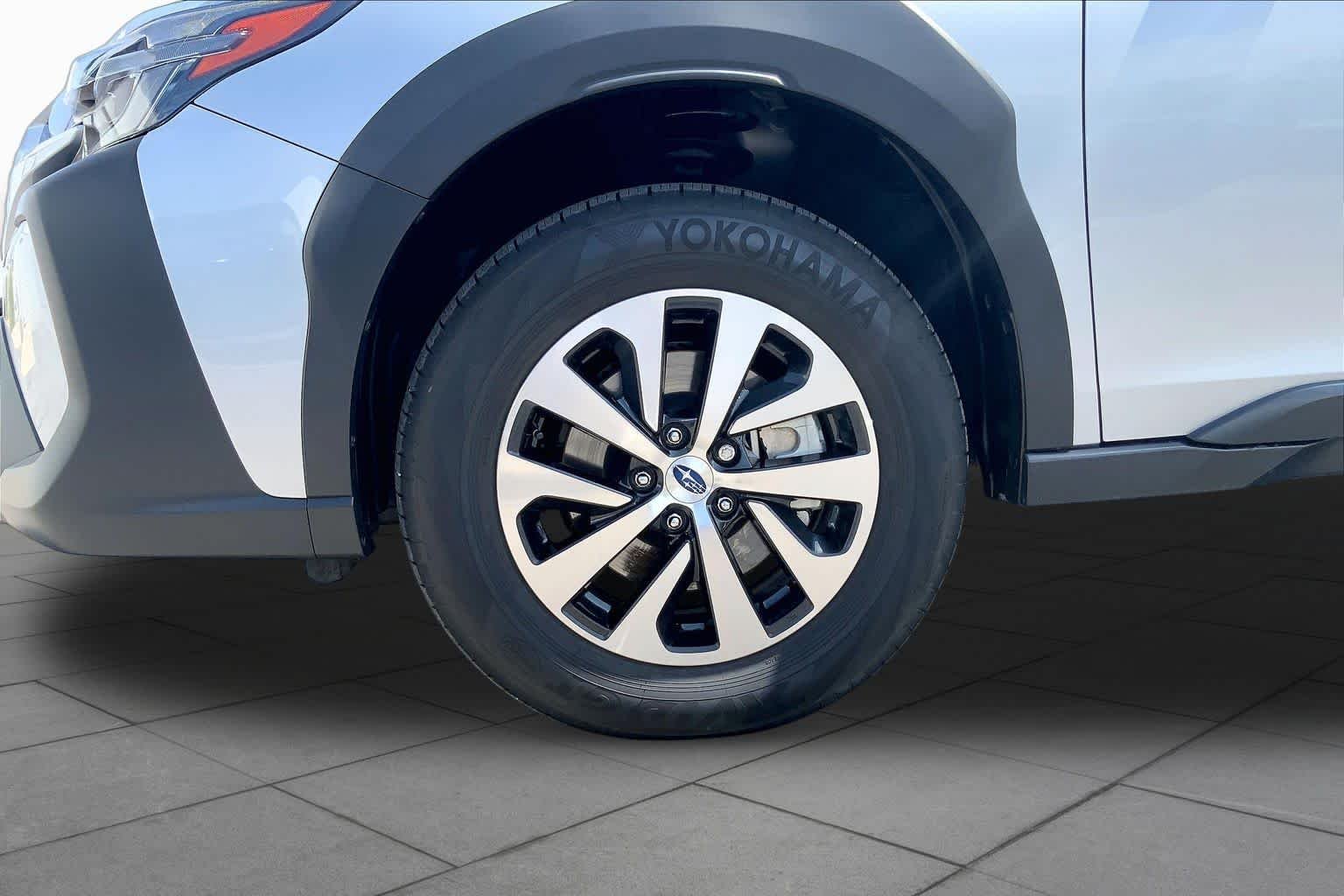 Used 2025 Ice Silver Metallic Subaru Premium image 9