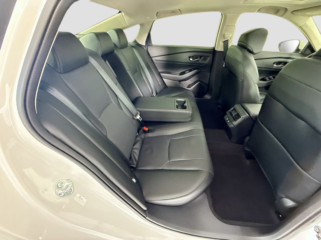 New 2026 Platinum White Pearl Honda Touring image 23