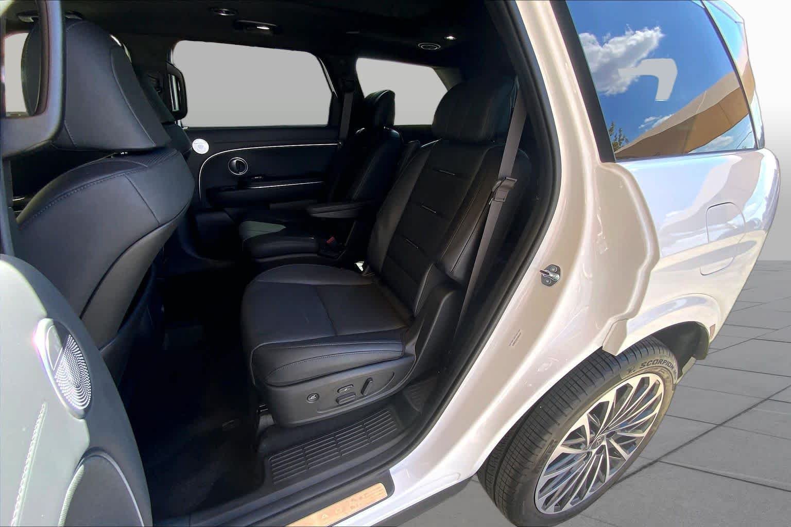 Used 2026 Creamy White Pearl Hyundai Calligraphy image 21