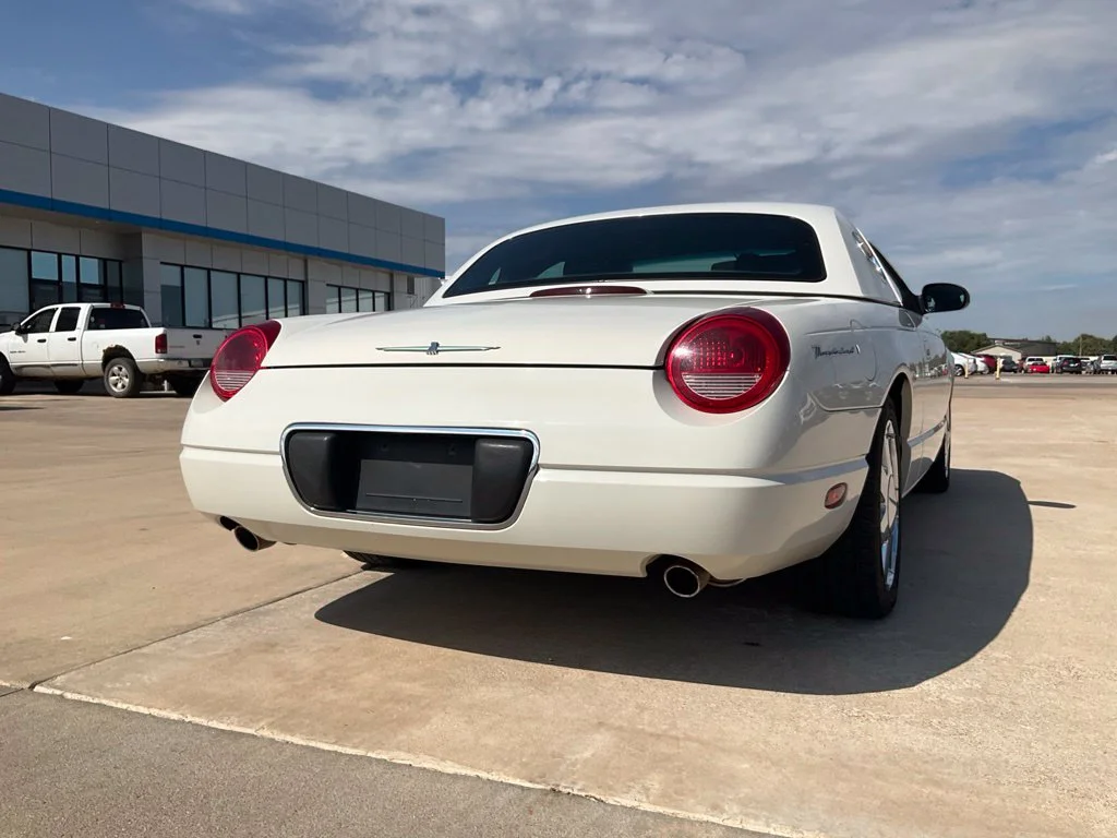 Used 2002 White Ford Base image 28
