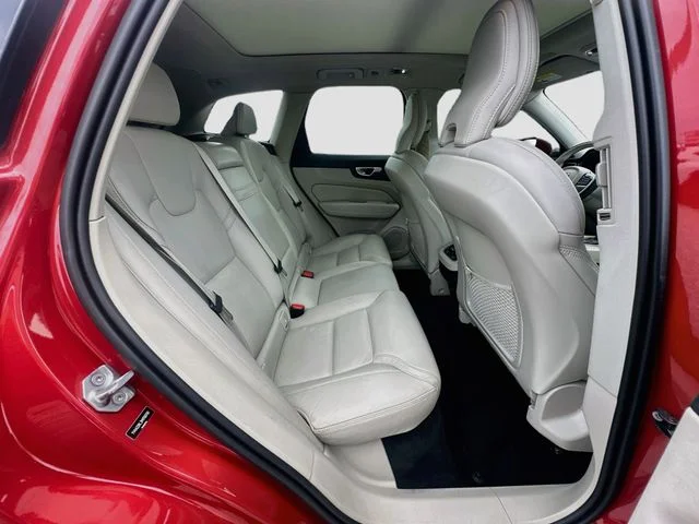 Used 2021  Volvo T6 Inscription image 27