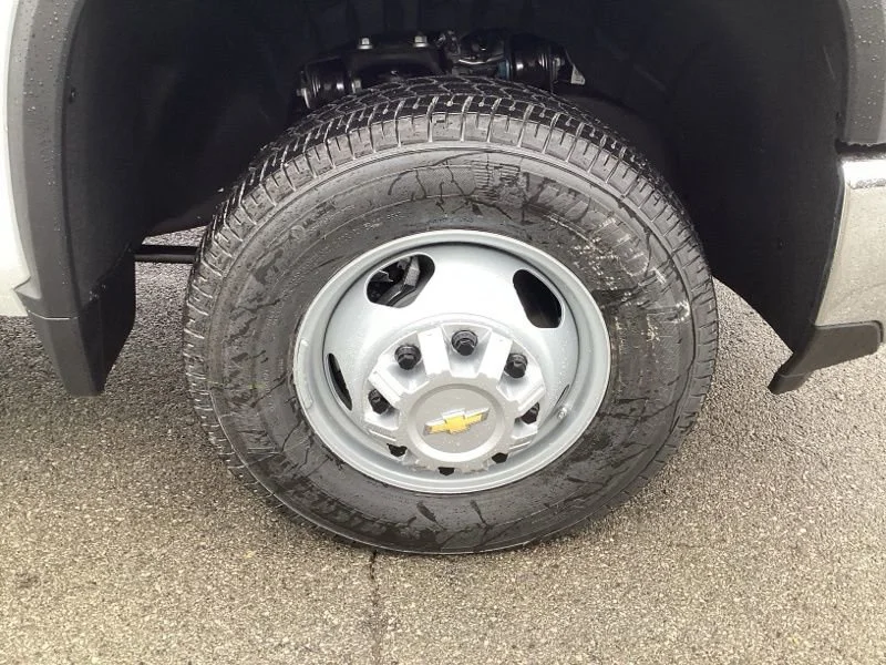 New 2026 Summit White Chevrolet Work Truck image 7