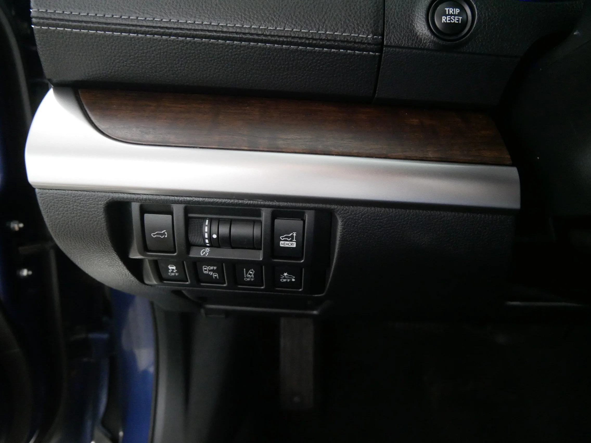 Used 2019 Abyss Blue Pearl Subaru Limited image 26