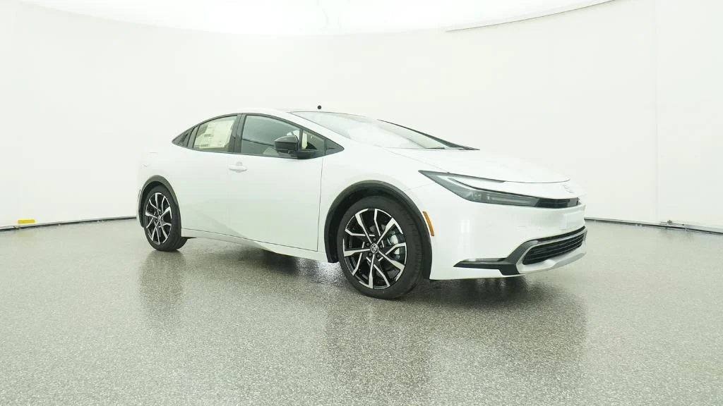 New 2026 Wind Chill Pearl Toyota XSE Premium image 18