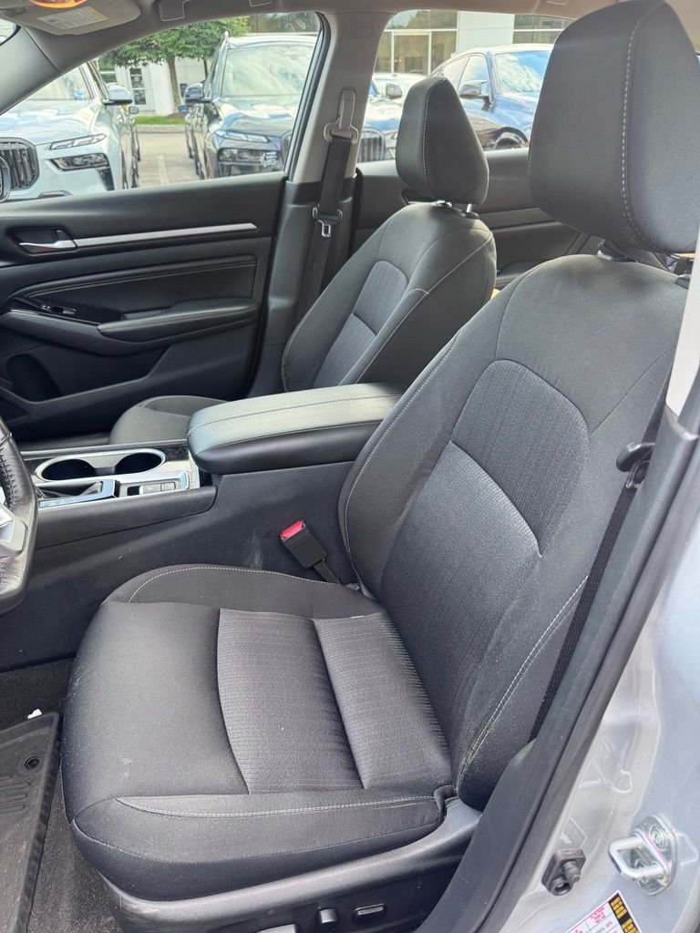Used 2021 Silver Nissan 2.5 SV image 7