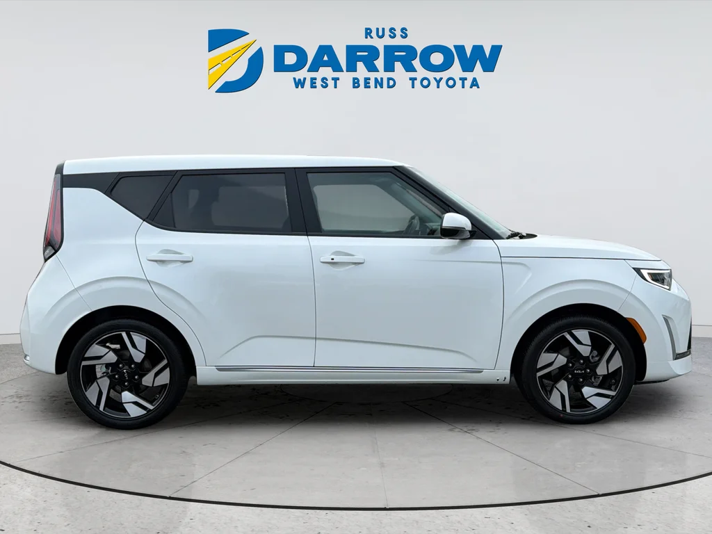Used 2025 White Kia GT-Line image 6