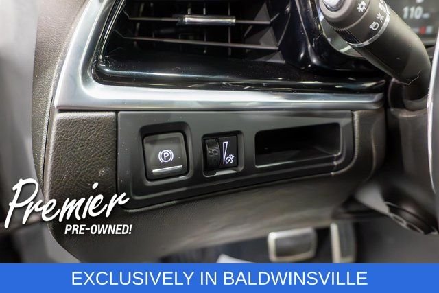 Used 2025  Cadillac Sport image 21