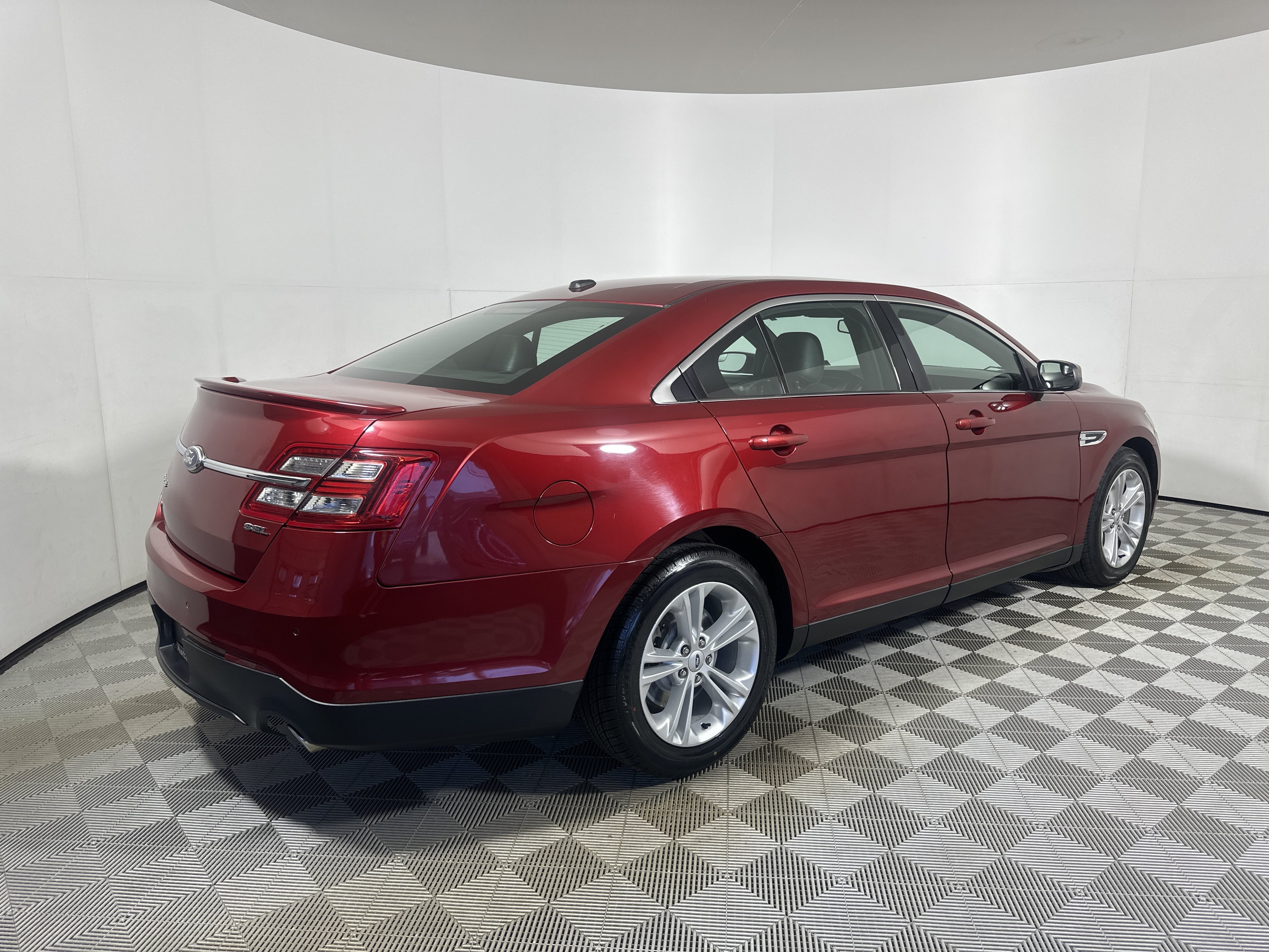 Used 2013 Ruby Red Metallic Tinted Ford SEL image 7