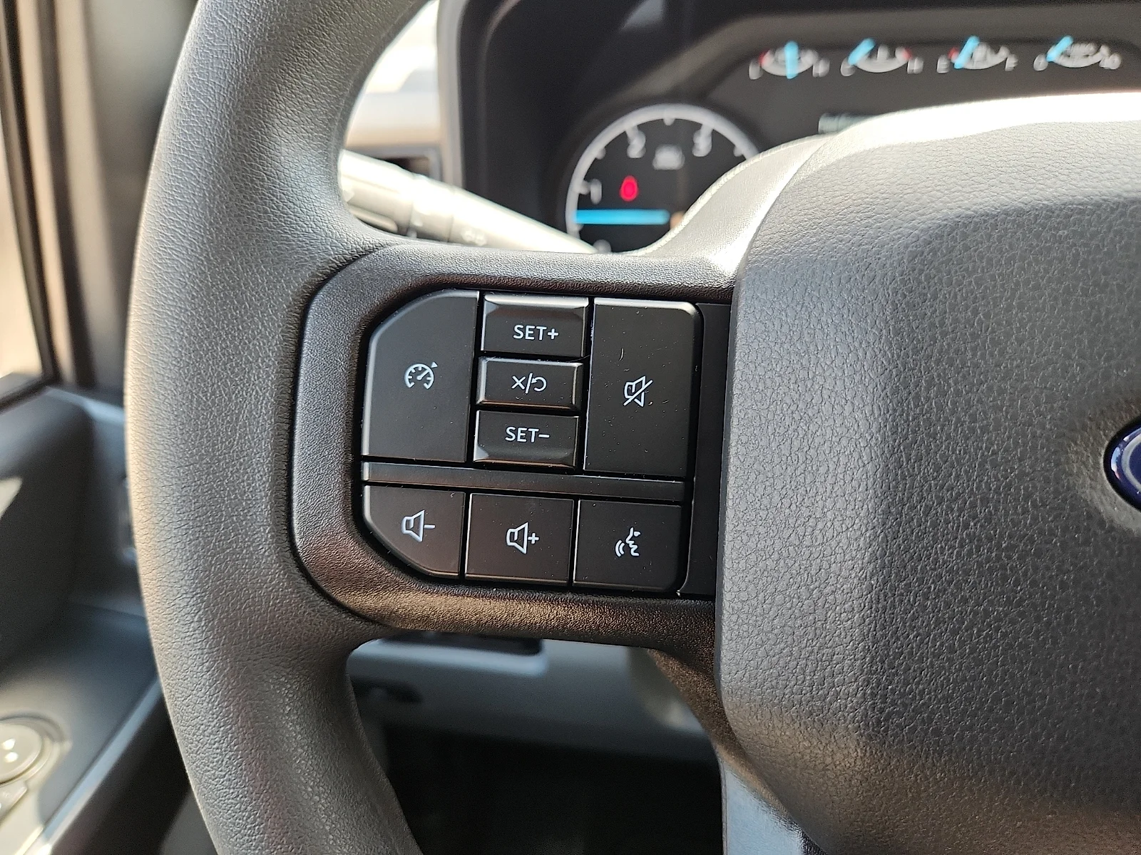 New 2027 Oxford White Ford XLT image 20