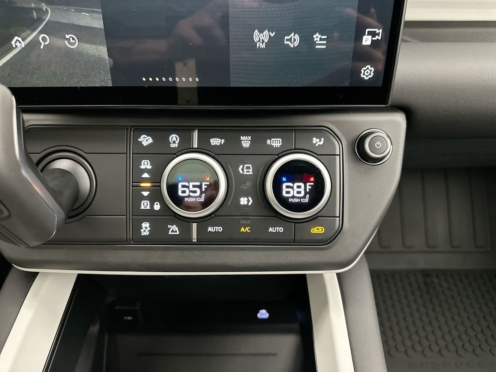 New 2026 Woolstone Green Land Rover S image 13