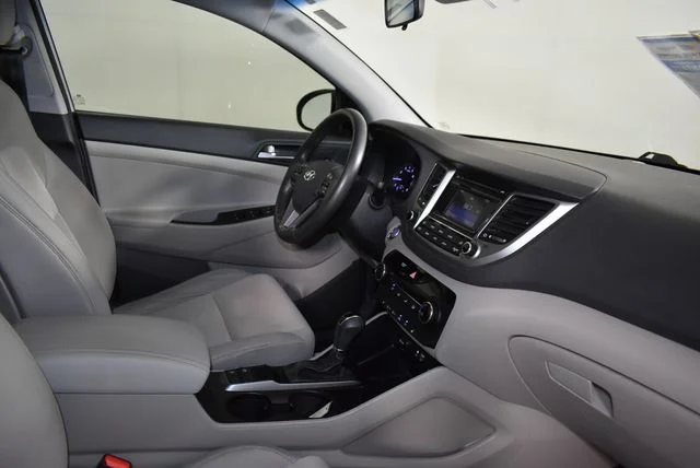 Used 2017 Silver Hyundai Sport image 17