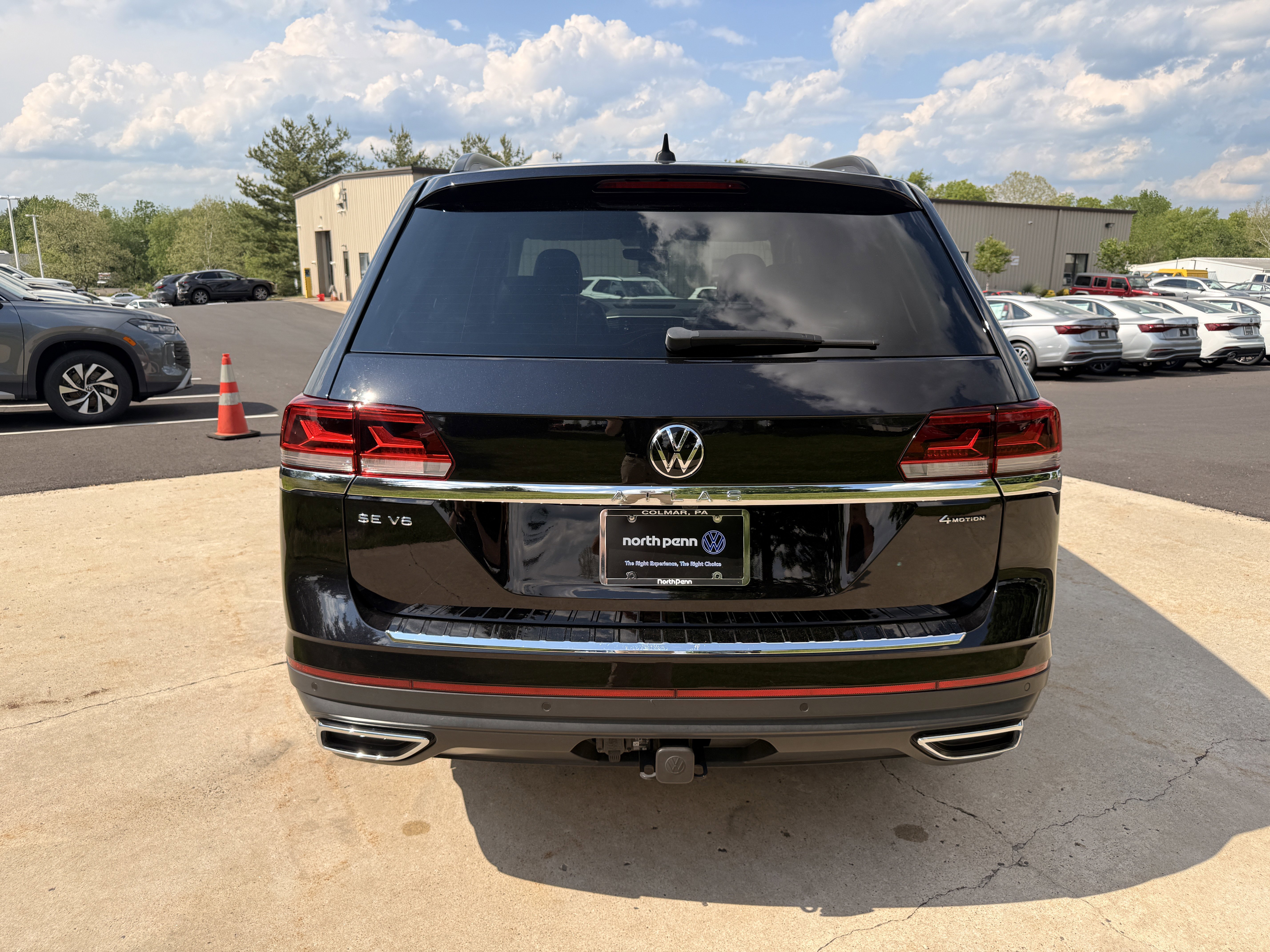 Used 2023  Volkswagen 3.6L V6 SE w/Technology image 15