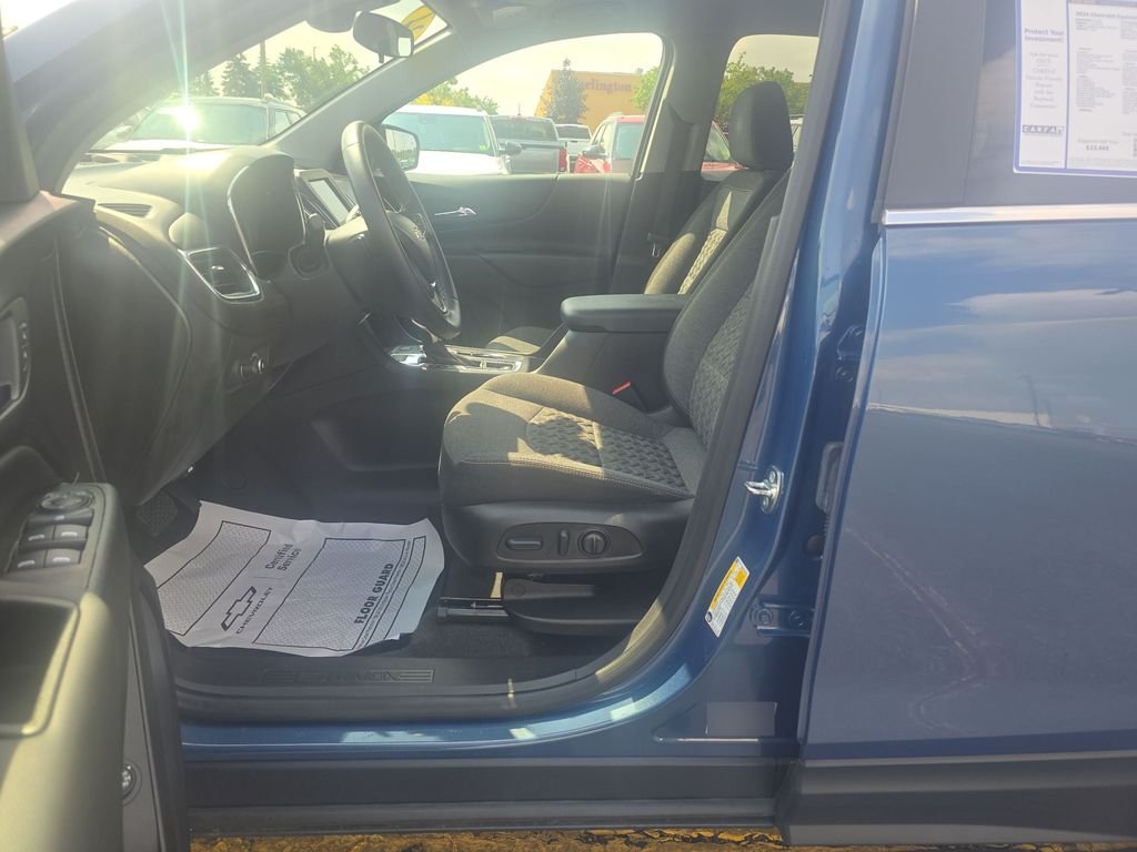 Used 2024 Lakeshore Blue Metallic Chevrolet LT image 19