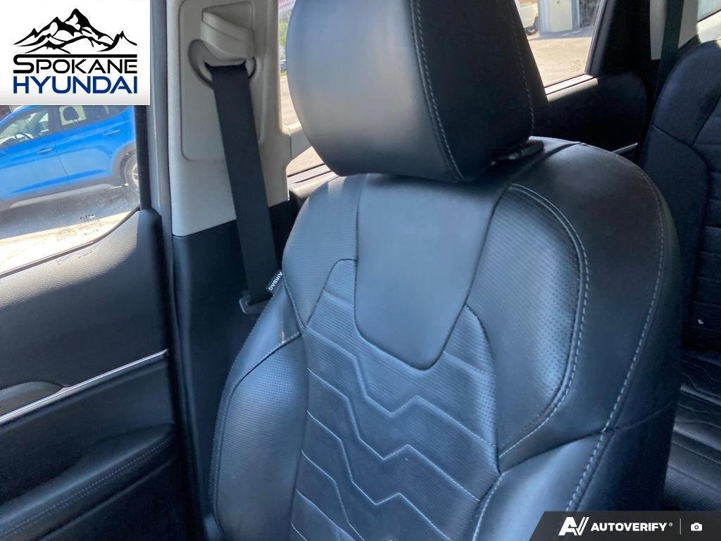 Used 2022 Wolf Gray Kia SX image 23