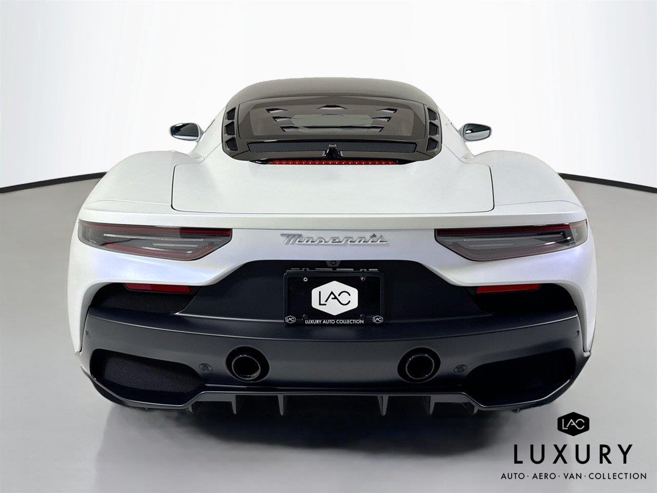 Used 2023 Bianco Solid Maserati  image 6