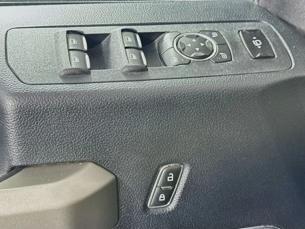 Used 2020 Silver Ford Lariat image 22