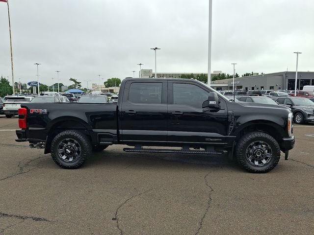 Used 2023  Ford Lariat image 7
