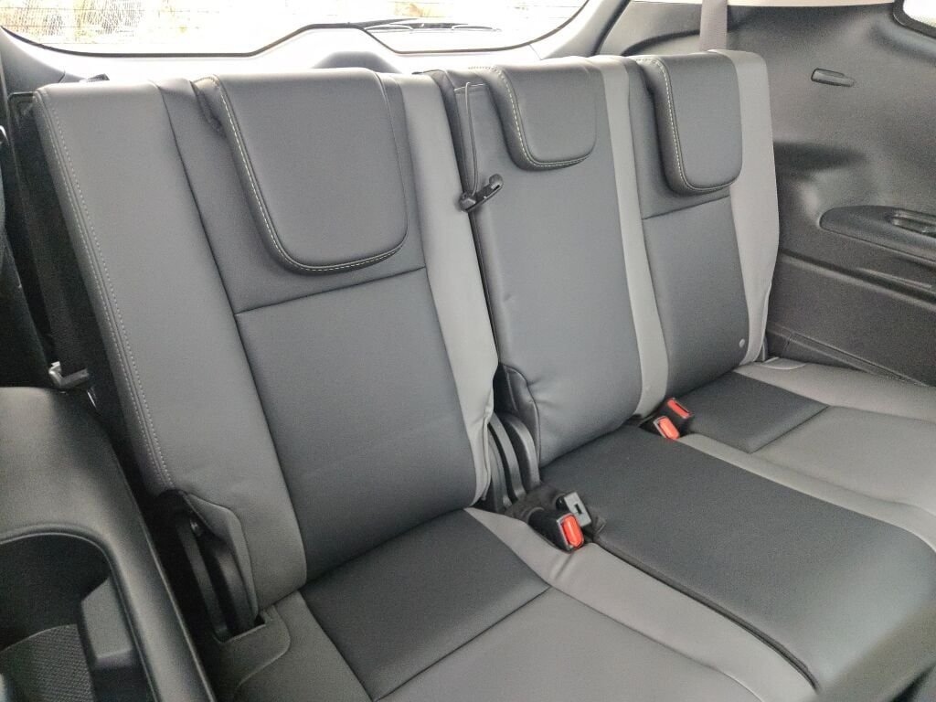 Used 2024 White Subaru Onyx Edition image 11