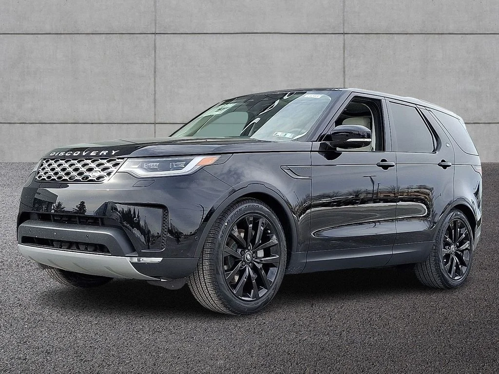 2026 Land Rover Discovery P300 S's photo