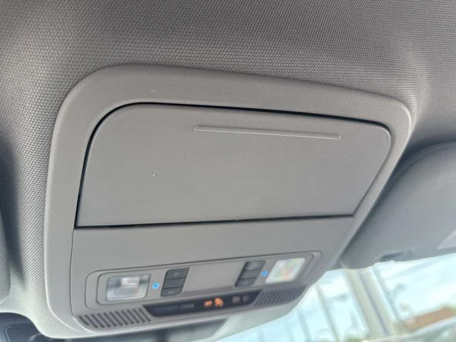 Used 2022 White Ford XLT image 34