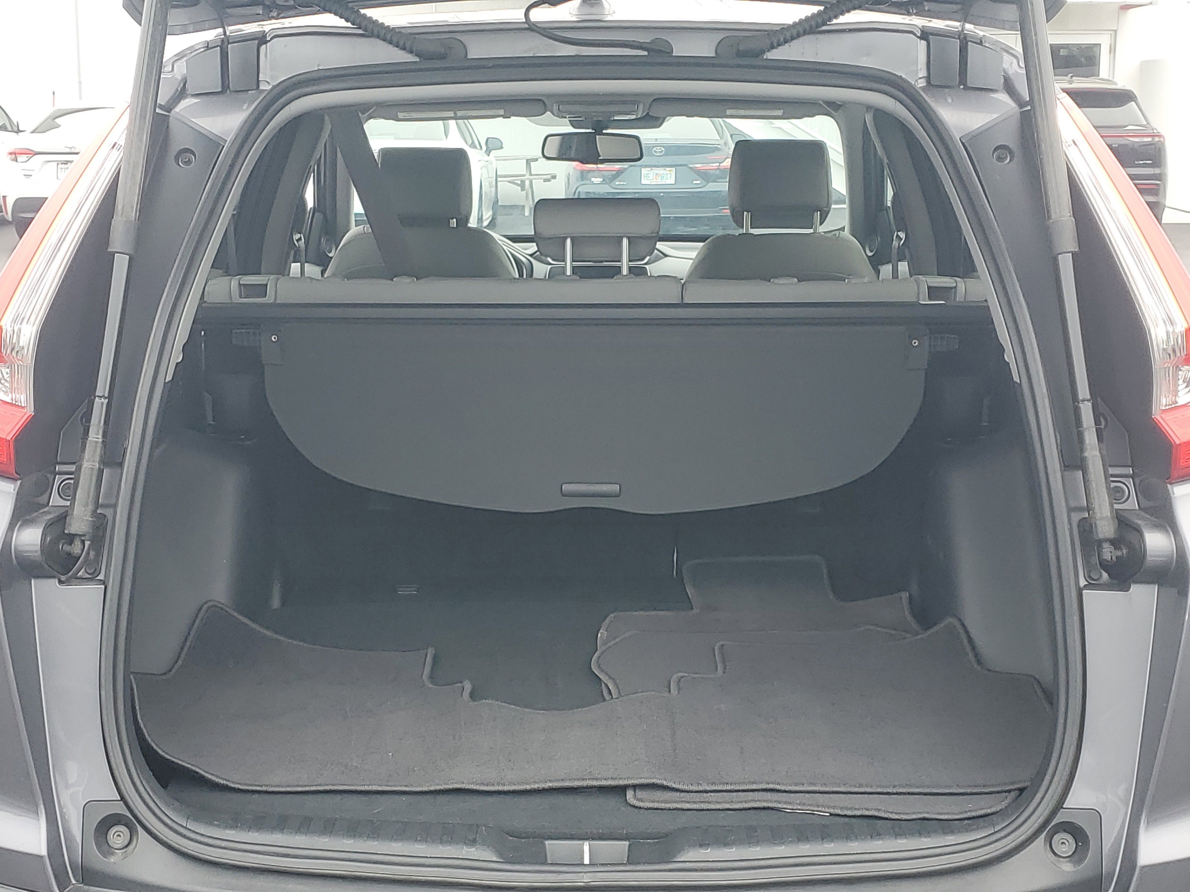 Used 2019 Gunmetal Metallic Honda Touring image 9
