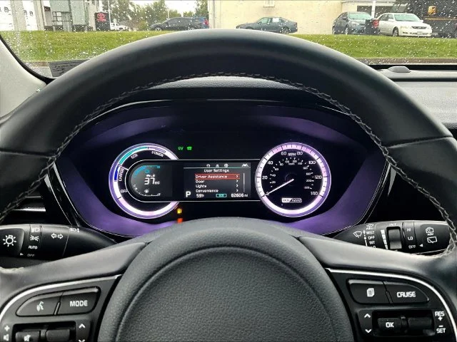 Used 2022 Red Kia LXS image 12
