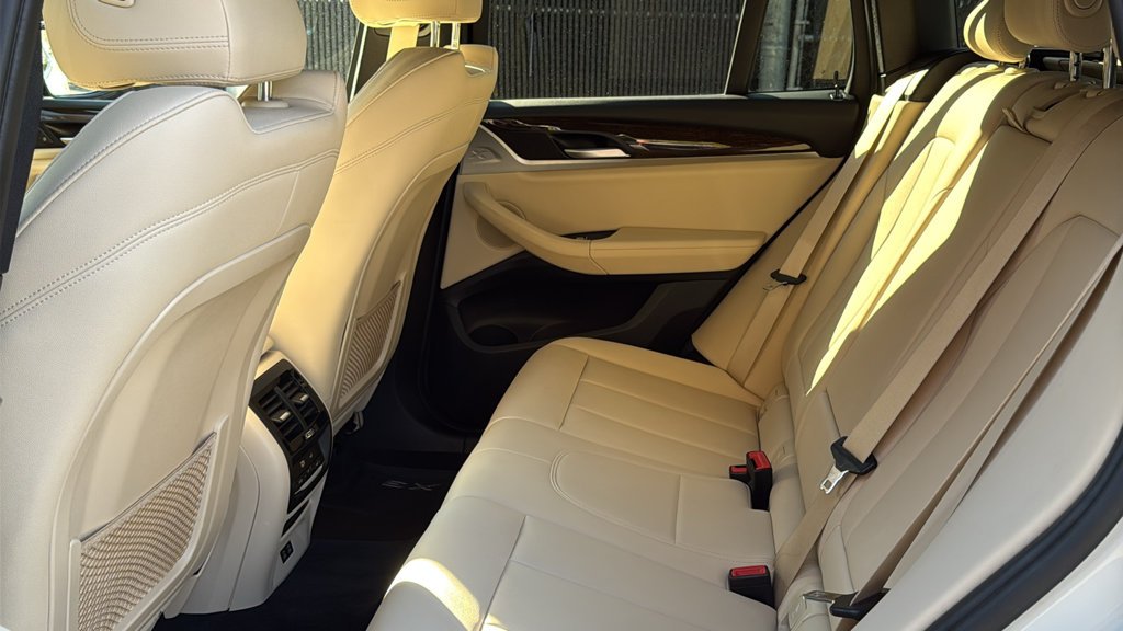 Used 2020 Alpine White BMW xDrive30i image 24