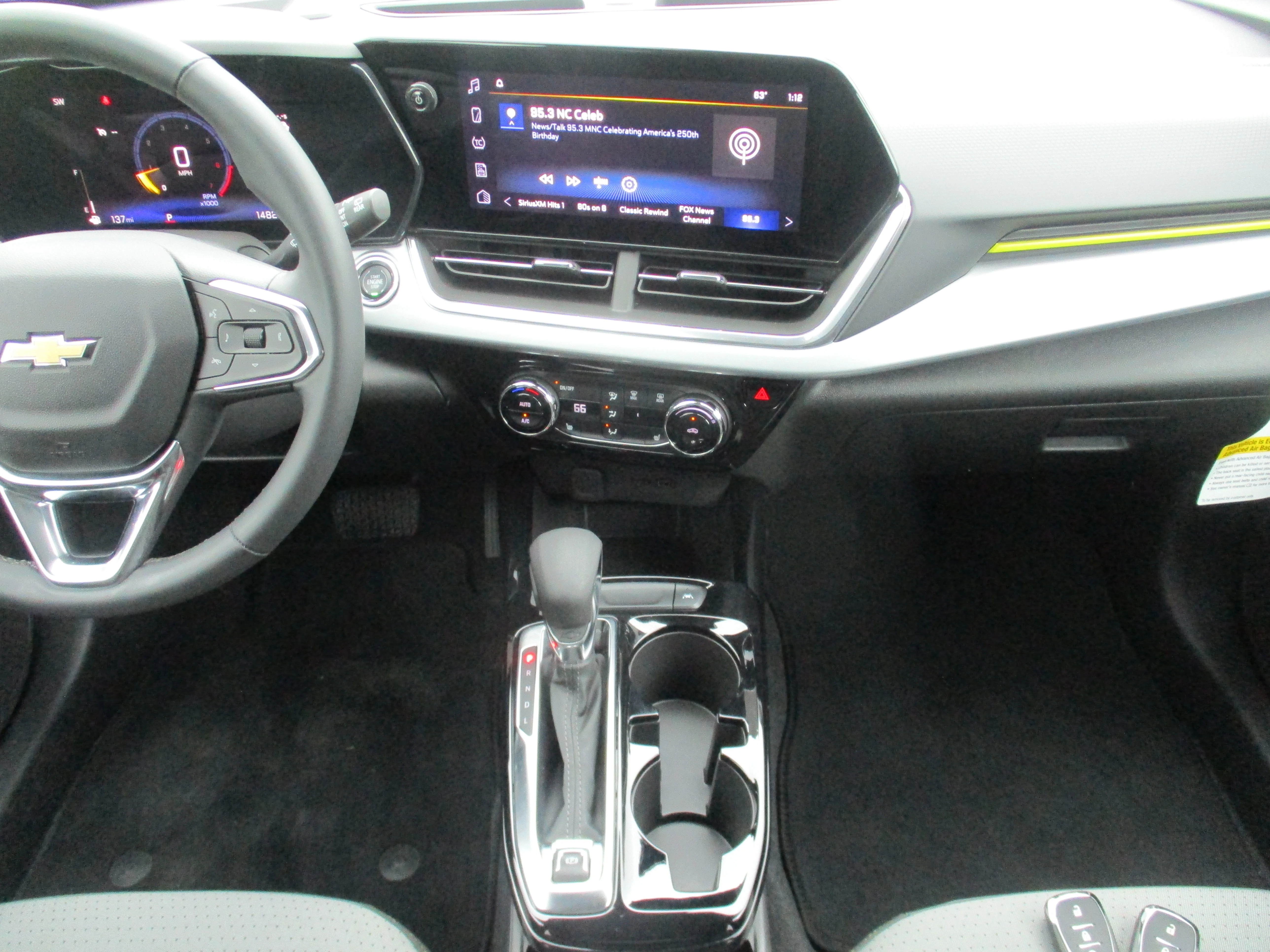 Used 2025 Sterling Gray Metallic Chevrolet LT FWD image 15