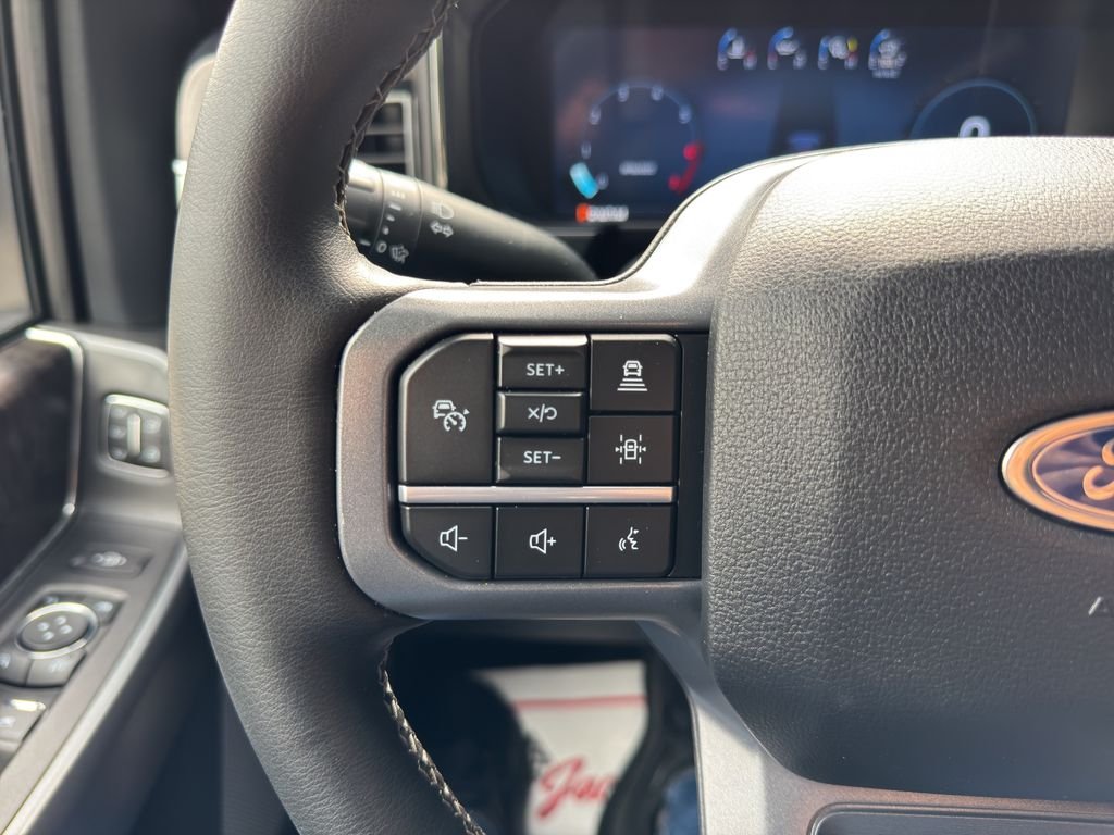 Used 2025 Avalanche Ford LARIAT image 26