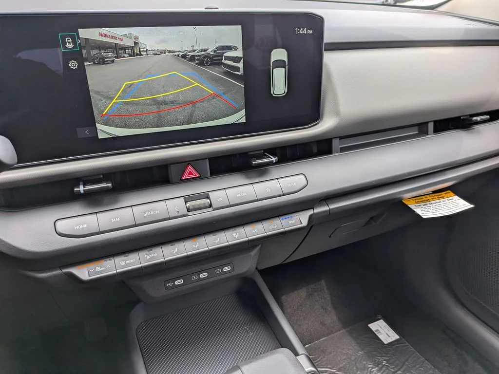 New 2027 Snow White Pearl Kia LX image 43
