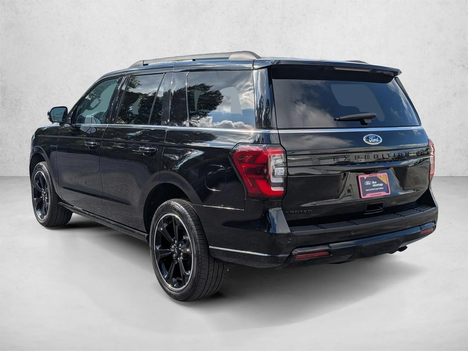 Used 2023 Agate Black Metallic Ford Limited image 8